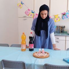 Intisar è una ragazza palestinese che è scappata dal conflitto israelo- palestinese qualche mese fa  con i quattro fratellini e sua madre e da allora vive nel nostro  SAI@ Home di Marino. Cercando di regalare qualche istante di svago abbiamo voluto festeggiare i suoi 19 anni con lei!